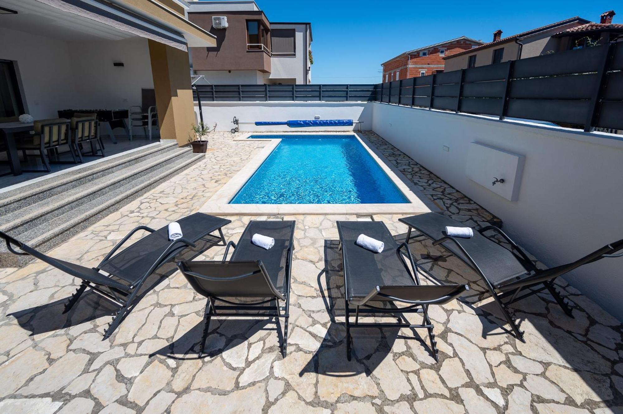 Villa Sunce Pula Exterior photo